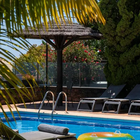 Esperanca By An Island