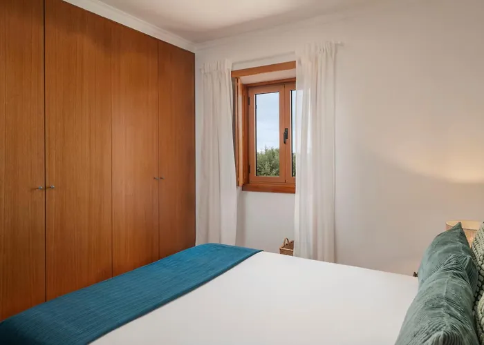 Esperanca By An Island