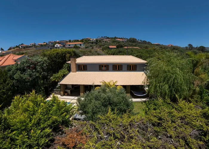 Esperança By An Island * Calheta (Madeira)