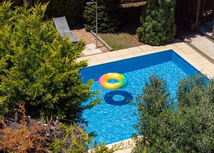 Esperanca By An Island